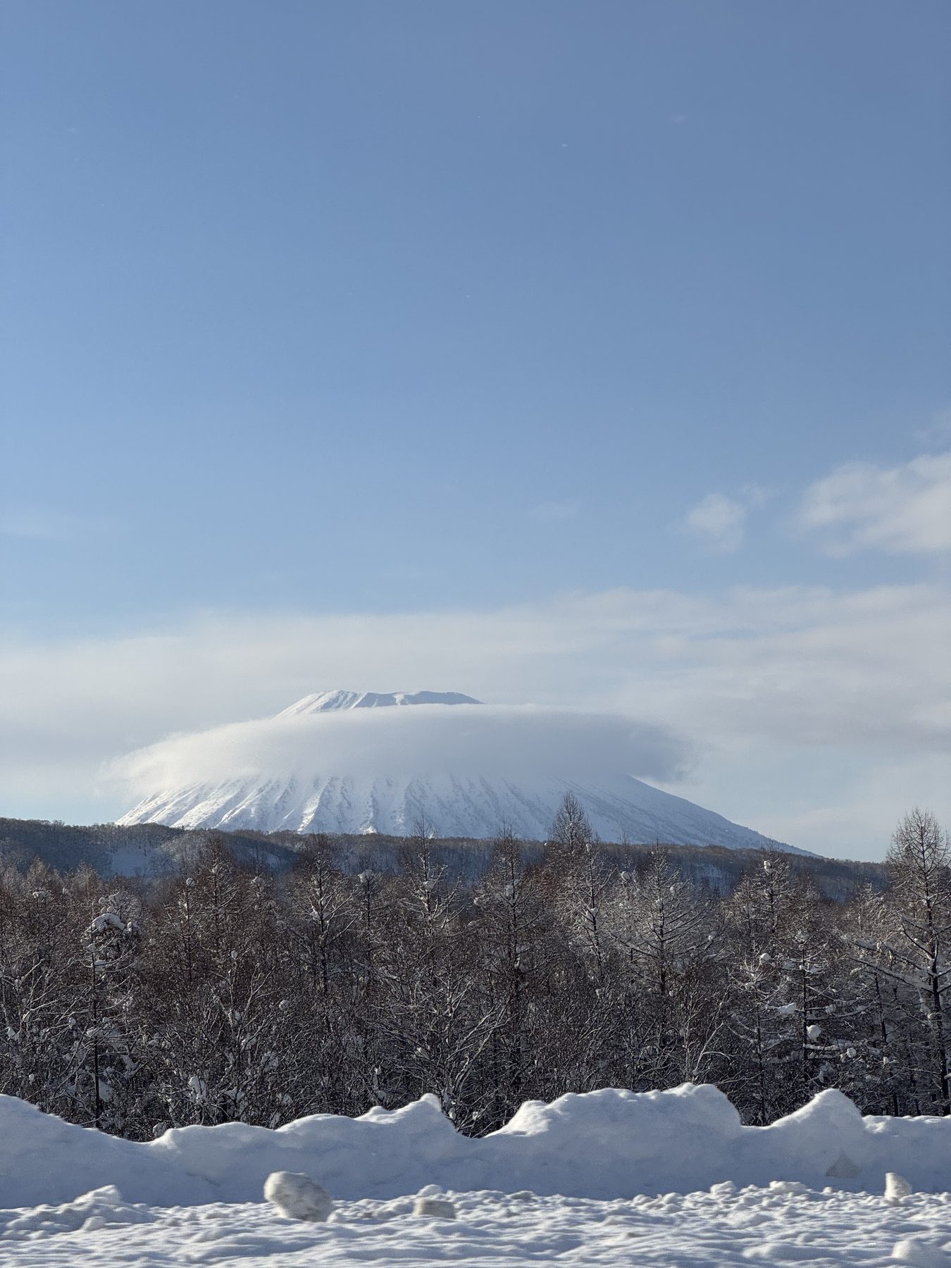 El Mt Yotei amb un barret de núvols, Hokkaido